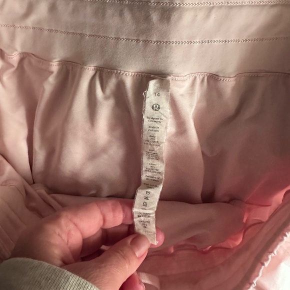 Lululemon Track That Mid-Rise Lined Short 5"
Strawberry Milkshake - Picture 5 of 9